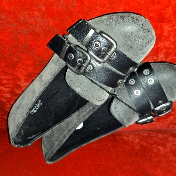 Nicole by Nicole Miller NWT Gray & Black Sz8 FLATS STR8 SASS Retro ArtHoe indie - Picture 8 of 11